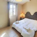 2 Bedroom Lovely In Saint-laurent-de-la-ca Dom wakacyjny *