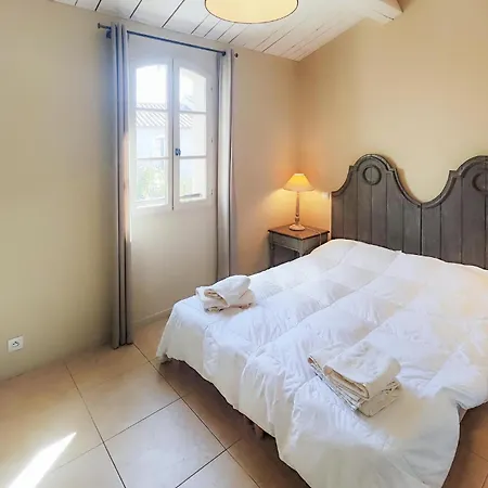 2 Bedroom Awesome In Saint-laurent-de-la-ca Feriehus *