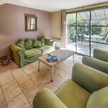 2 Bedroom Cozy In Saint-laurent-de-la-ca Feriehus
