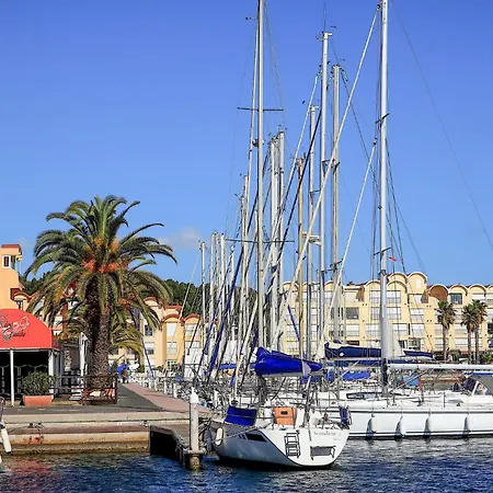 Lovely In Saint-laurent-de-la-ca With Wifi *